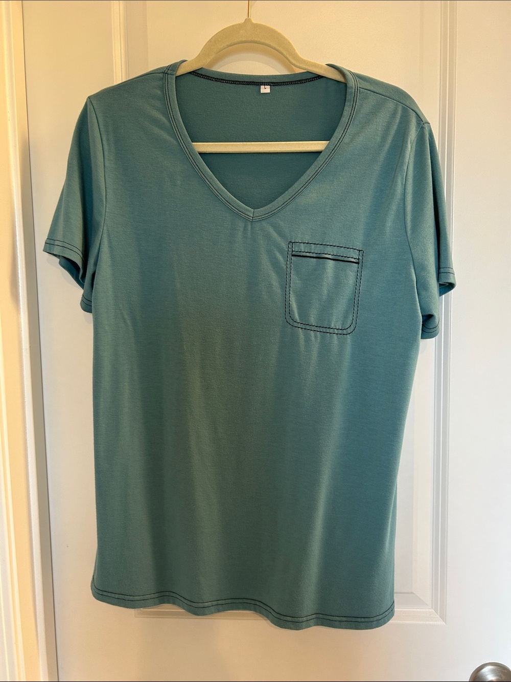 Men's V-Neck Pocket Tee in Teal